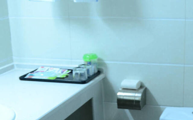 Xinyang Tianyi Express Hotel