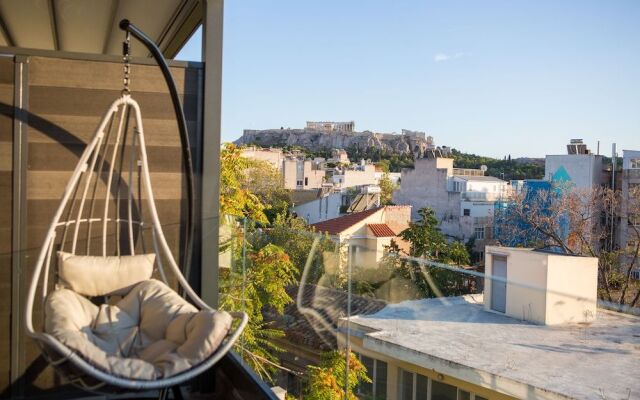 Raise Acropolis View Suites