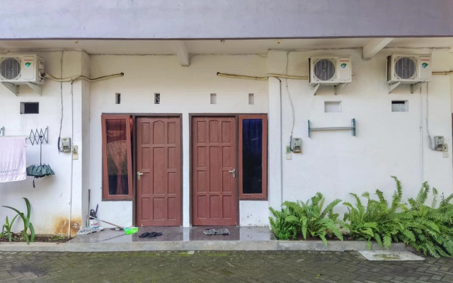 YS Homestay near Terminal Bayuangga Probolinggo
