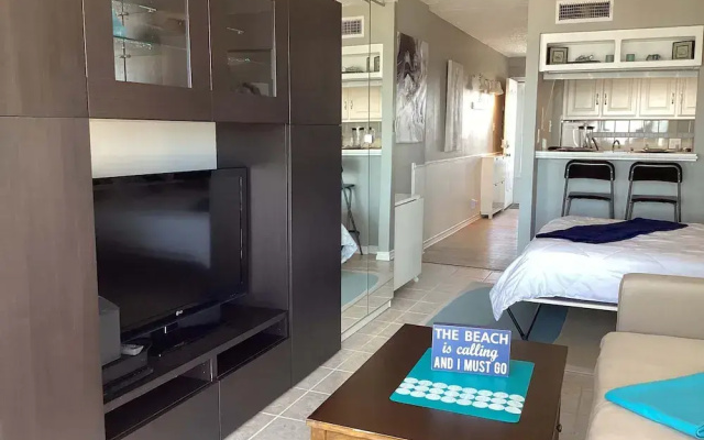 Shoreline Studio Condo for 4