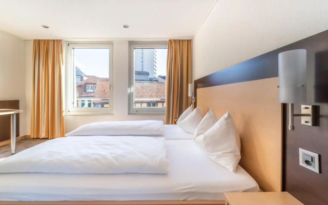 The Guesthouse by the Hey Hotel