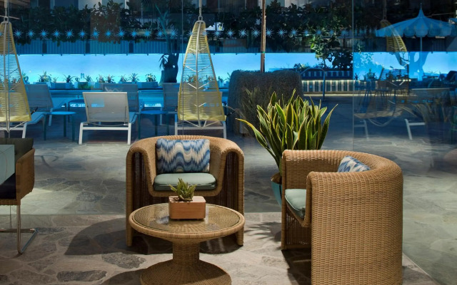 Beverly Laurel Hotel at West Hollywood