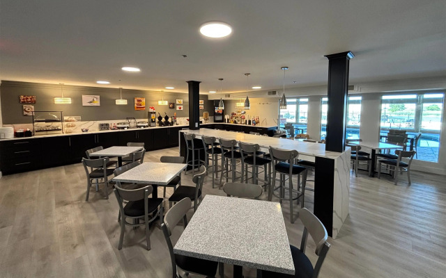 Ramada by Wyndham Springfield North