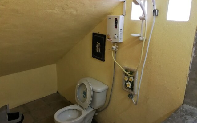 Baan Din Camp and Art Suanphueng