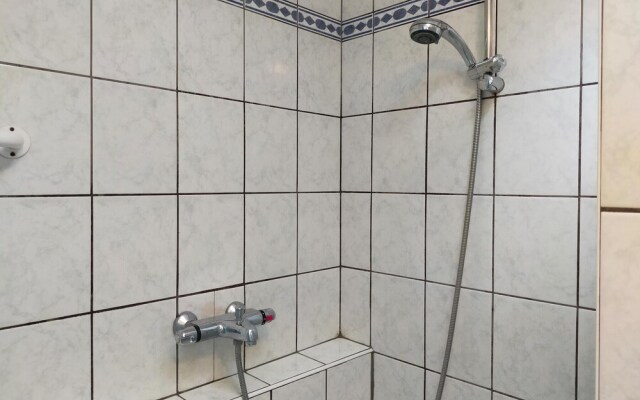 Beautiful Home in Rekem-lanaken With Wifi and 2 Bedrooms