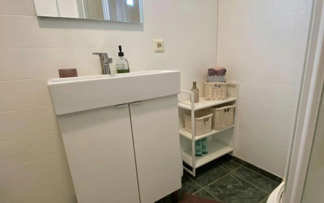 H100 Lovely 1-bedroom apartment on the main street