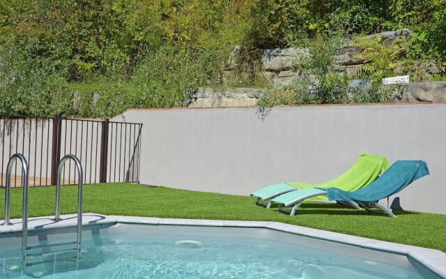 Quaint Villa With Private Pool in Molières-sur-cèze