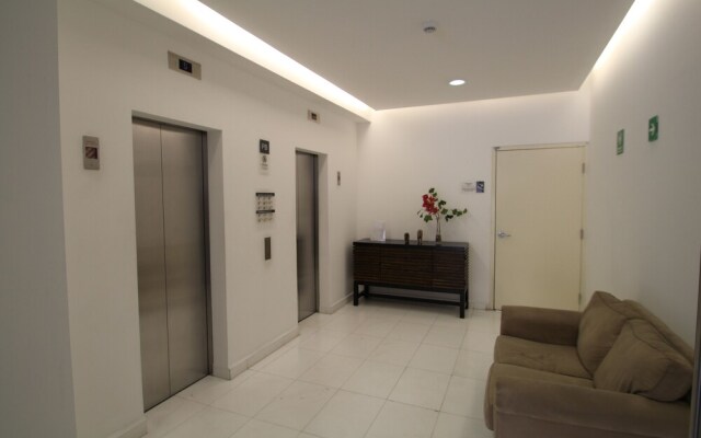 Alameda Downtown Apartment 404