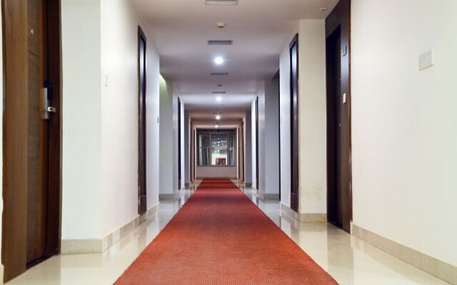 OYO Premium Viraj Khand