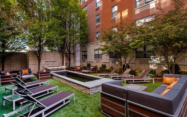 Global Luxury Suites at Monroe