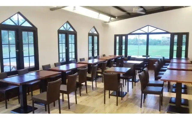 Oak Garden Hotel
