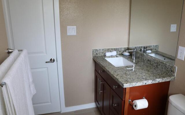 Quiet Clean and Comfortable Room