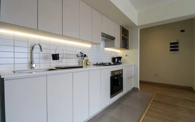 w Spectacular 2BR With Balcony in Miraflores