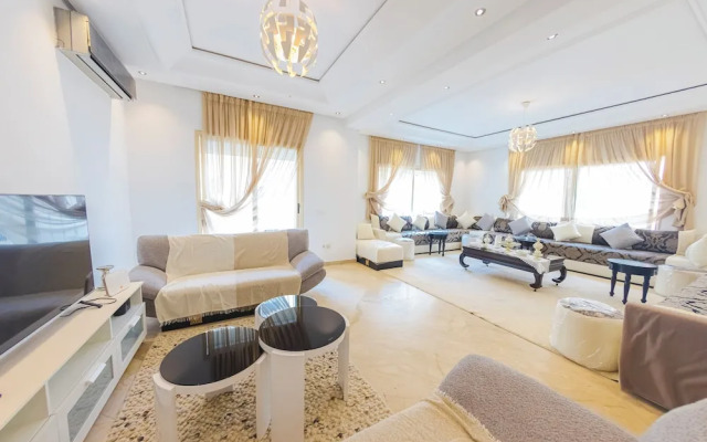 Elegant Apartment in the Heart of Casablanca