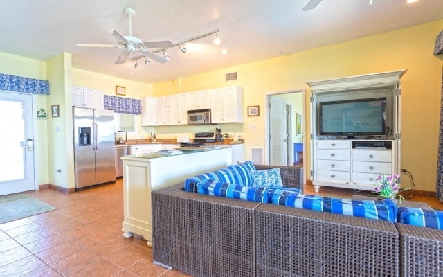 Cayman Castle & Guesthouse