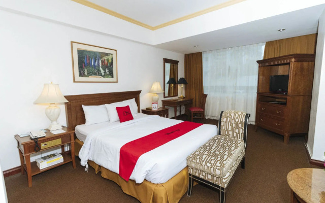 RedDoorz Plus near RCBC Plaza