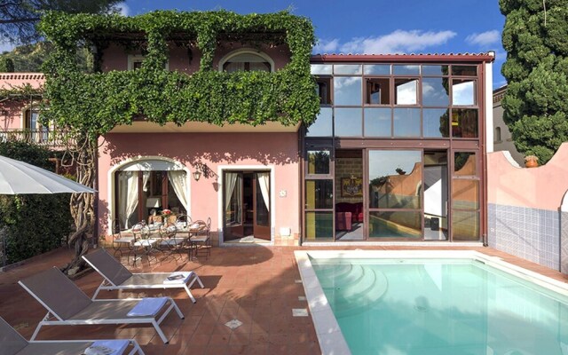 Villa With sea View and Private Pool Very Near to the Center of Taormina