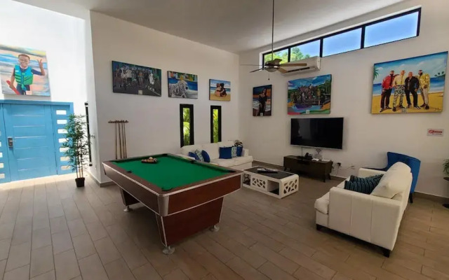 Bachelor s Heaven - Private and Spacious