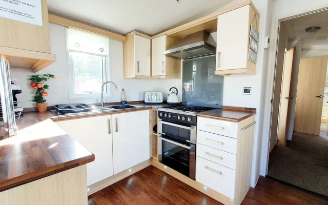 Apple Tree Lodge, Hot Tub, 3 Bedroom, 2 Bars