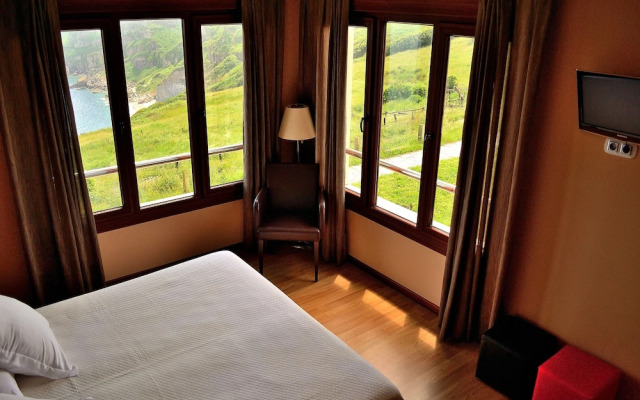 Hotel La Colina