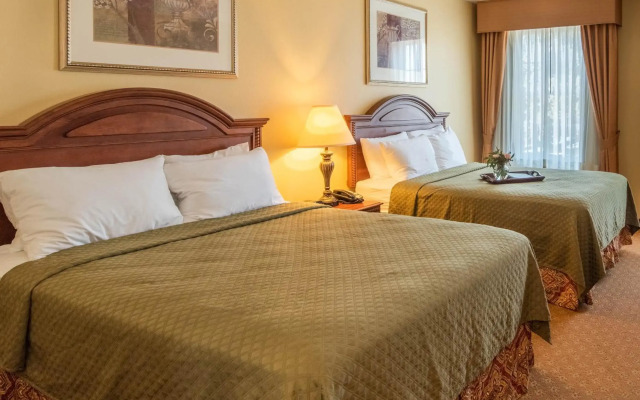 Natchez Grand Hotel & Suites On the River