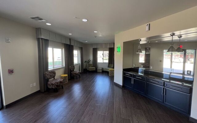 Regency INN & Suites