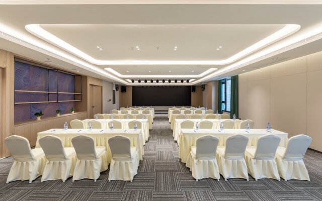 Holiday Inn Express Shanghai Changfeng Park by IHG
