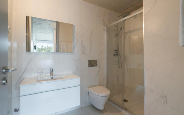 Luxurious Impressive Apartment - Balcony and Pool