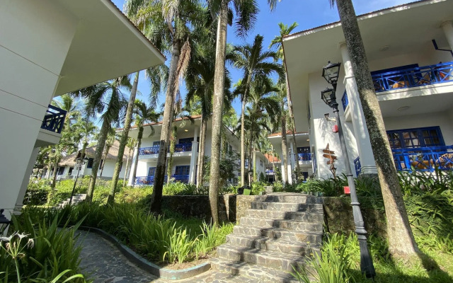 L'Azure Resort and Spa