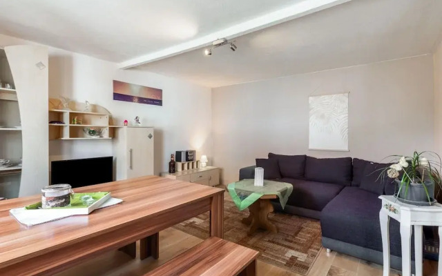 Relaxed Countryside Comfort