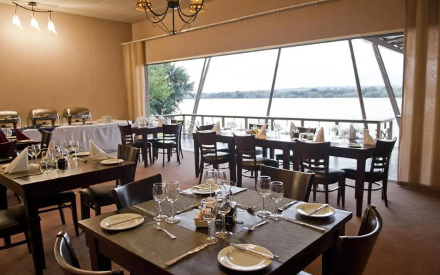 Protea Hotel by Marriott Zambezi River Lodge