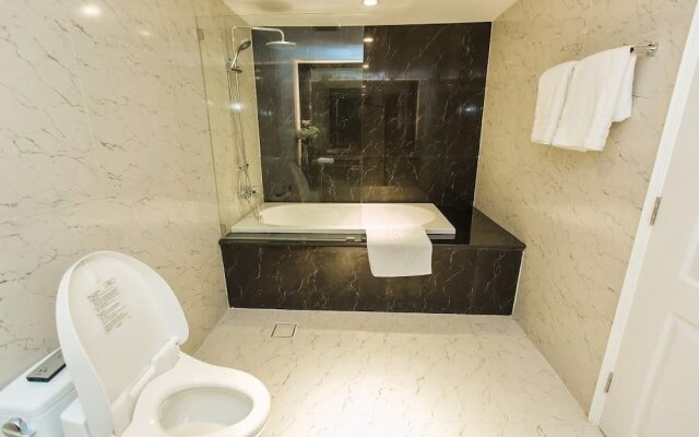 State Tower Silom By Haloth