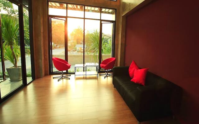 The Plubpla Serviced Apartment