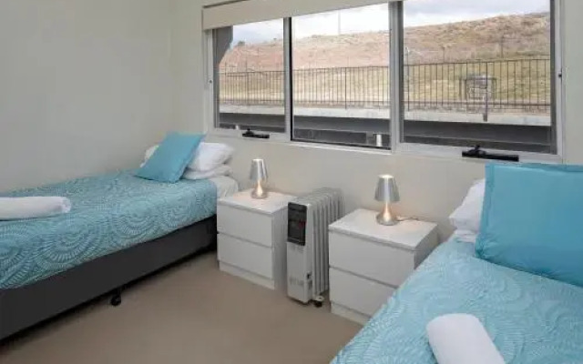 Cascades 18/3 Kurrajong Street