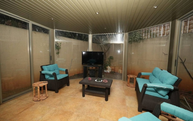 Sahel Alma Luxurious 3 Bdrm With a Garden