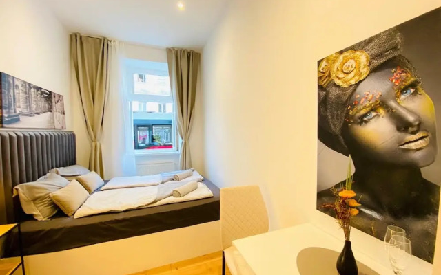 Comfy and Scenic 4BR Stay in Ottakring