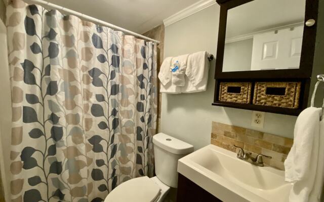 Beachview Condominiums by ALBVR