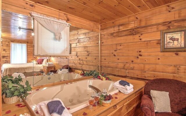 Snuggled In 1 Bedroom 1 Bathroom Cabin