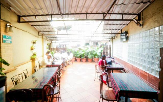 Lucky Hotel Bandra