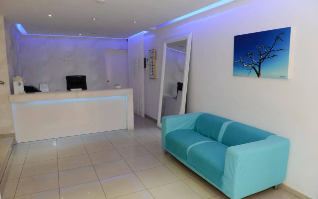 Les Palmiers Beach Hotel