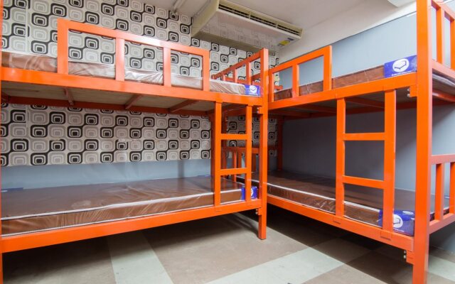 VR Hostel