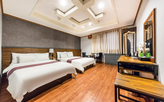 Noblesse Tourist Hotel