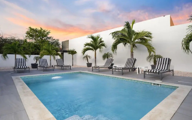 Tides Villa 4BR Private Pool Walk to the Beach