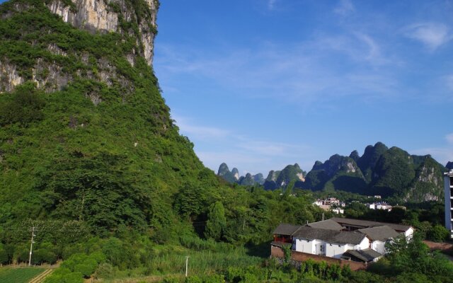 Yangshuo Dadahutong Families Hotel