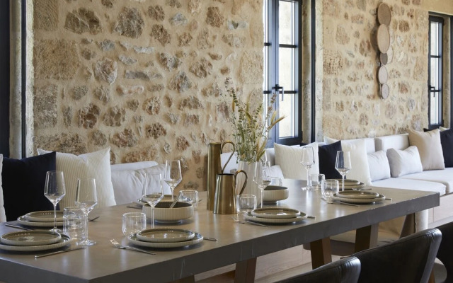 Villa with outdoor pool for 8 persons