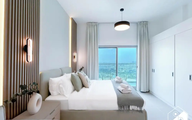 Urban Escape Studio Pool, Gym & Stylish Living