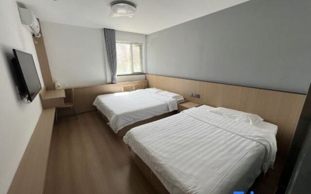 7 Days Inn (Beijing Liangxiang Changyang Huandao)