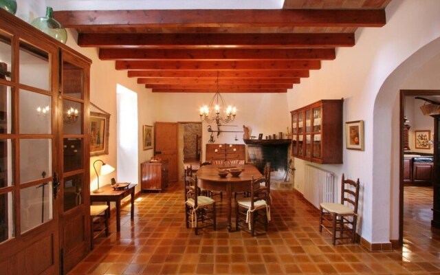 Villa - 4 Bedrooms with Pool and WiFi - 103179