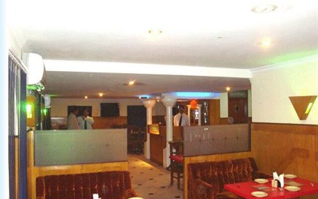 Hotel East Palace