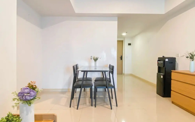 Comfy Stay 2Br At Meikarta Apartment